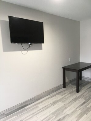 Property amenity - Clover Motel (Lynwood)