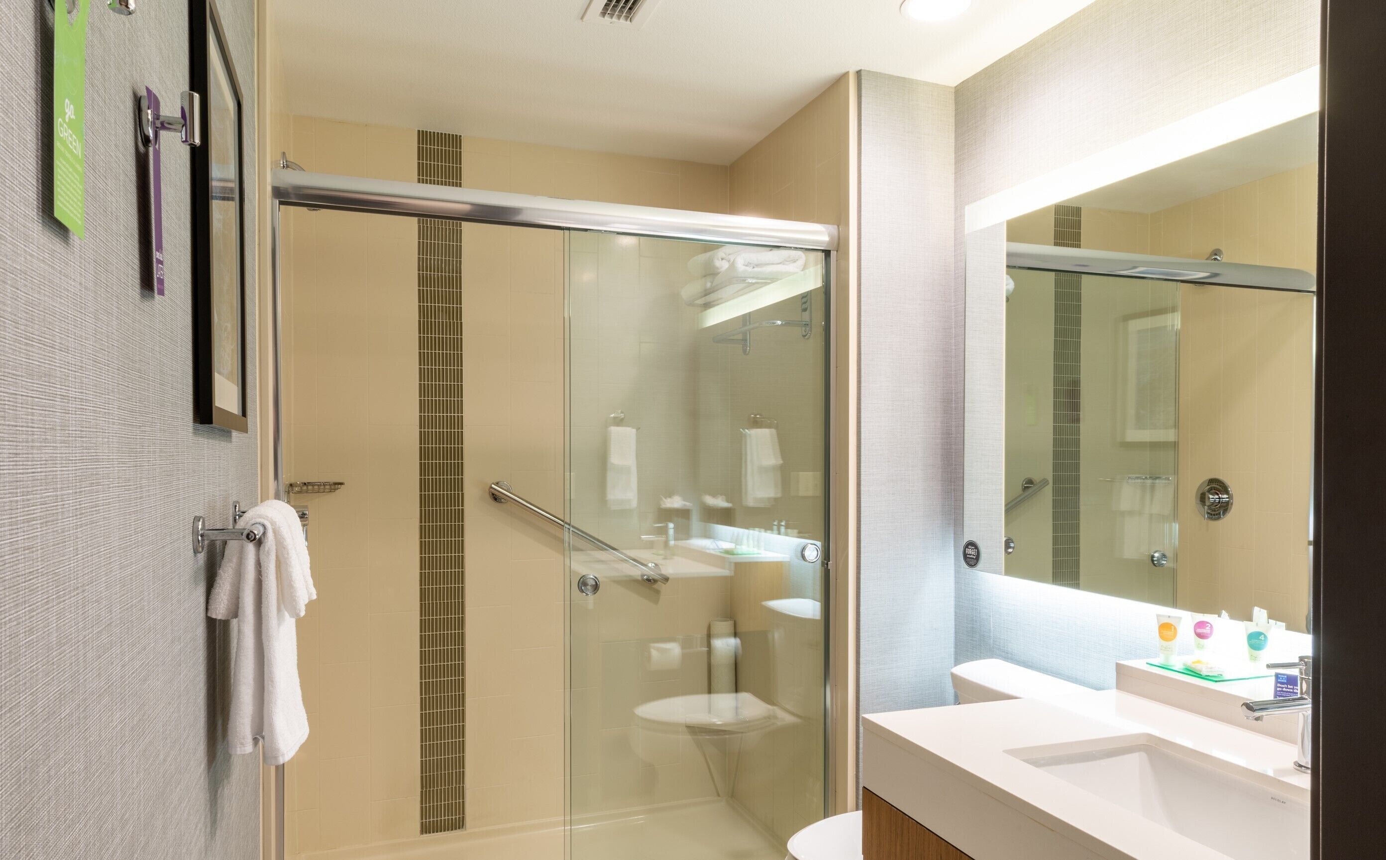 free toiletries, towels