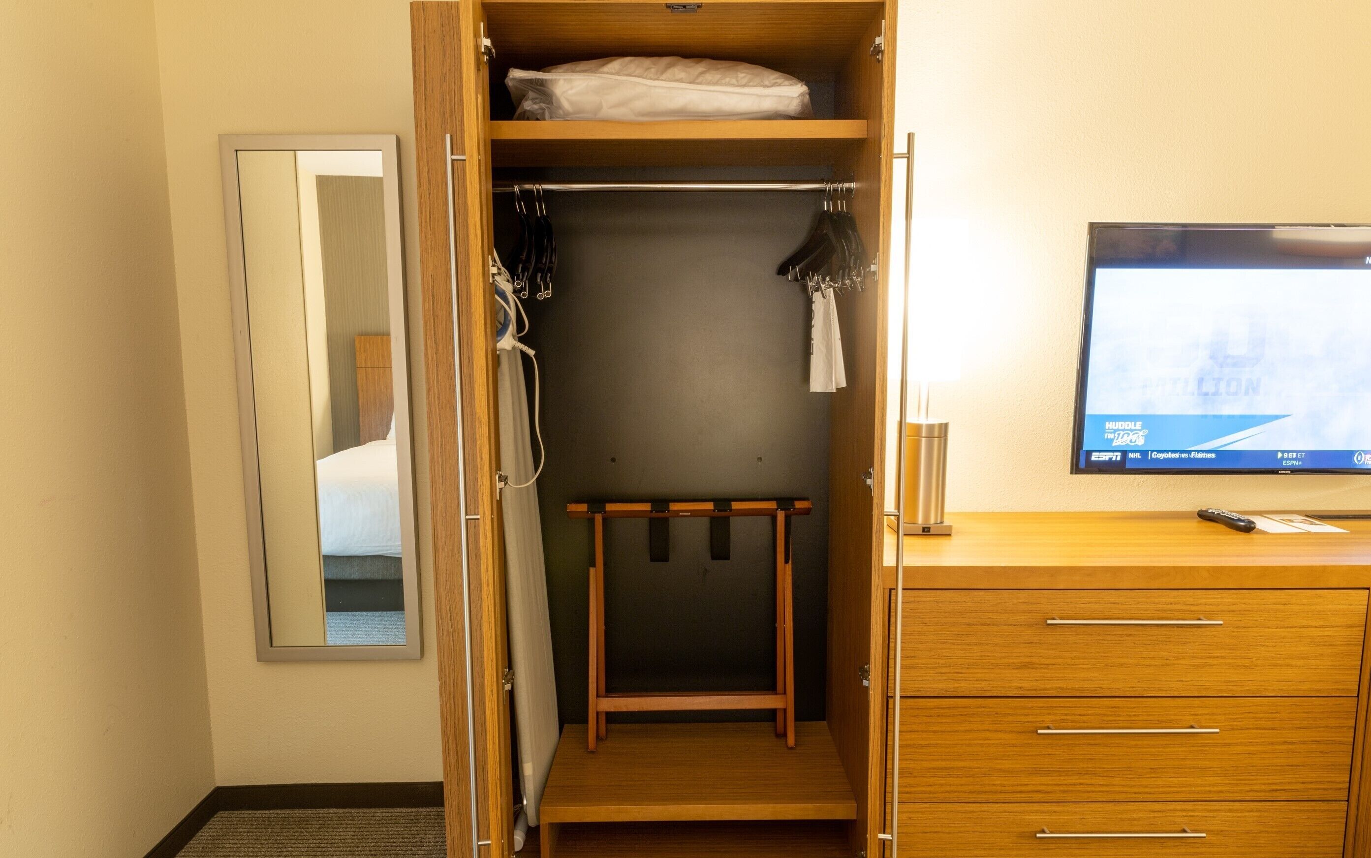 50-inch led tv with satellite channels, tv, ipod dock