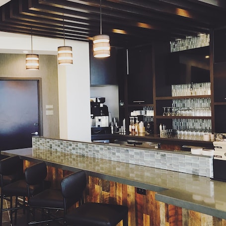 Bar (on property). Hyatt Place West Des Moines Jordan Creek