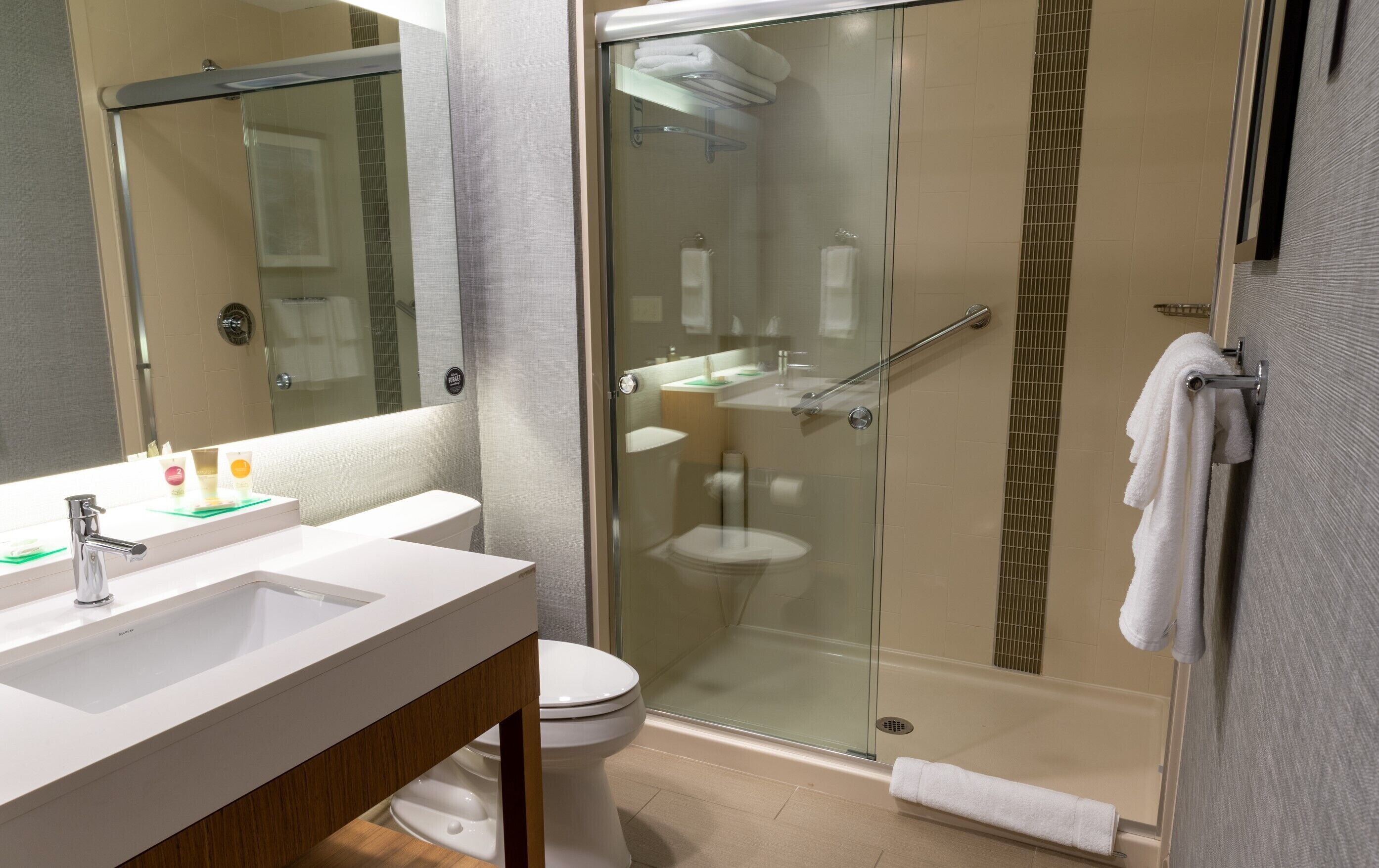 free toiletries, towels