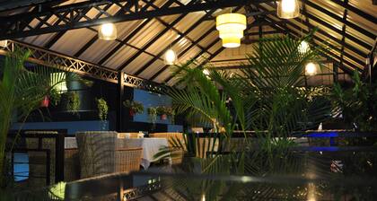 Feliz Hostel Cafe & Bar