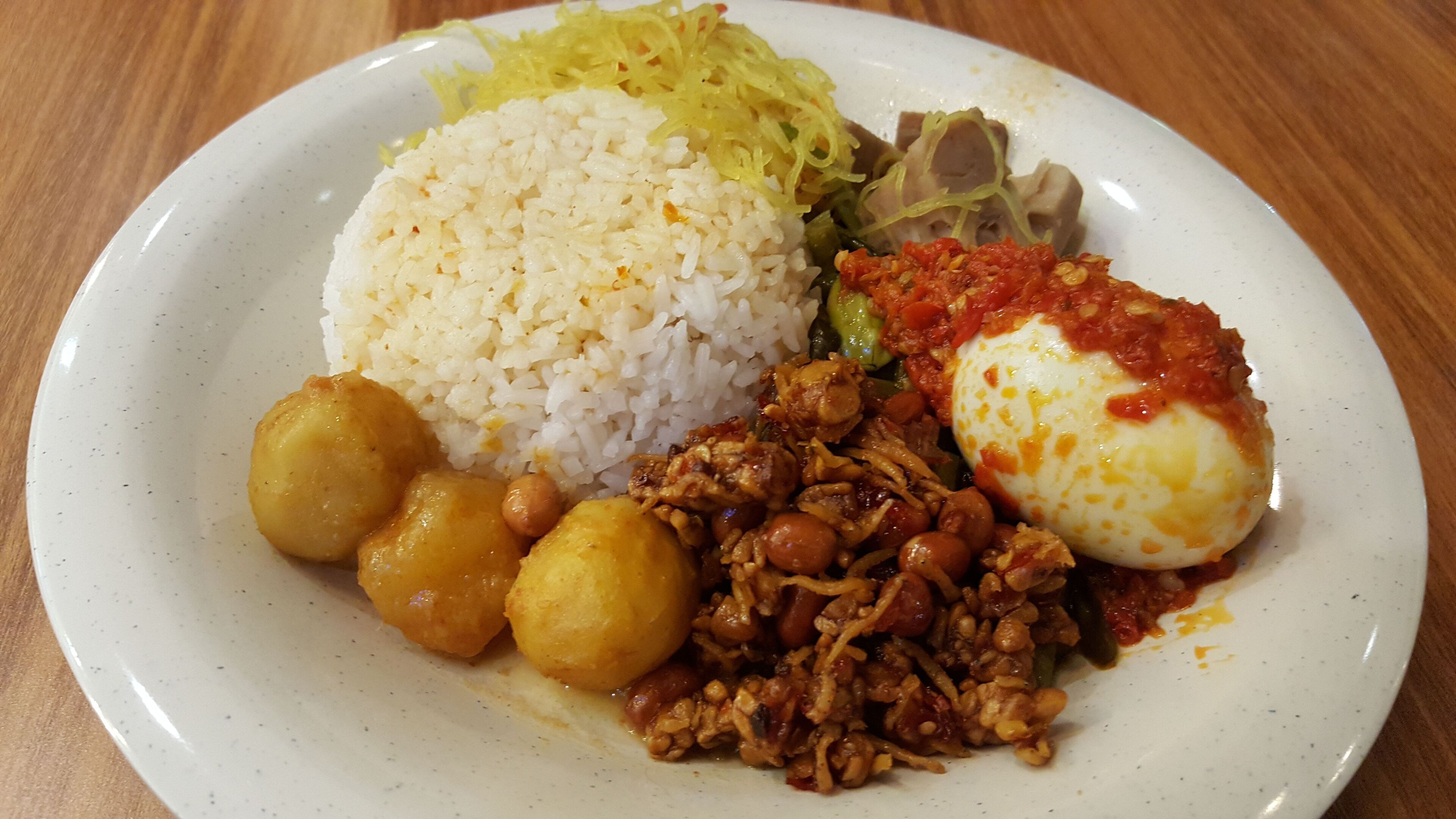 daily cooked-to-order breakfast (idr 30000 per person)