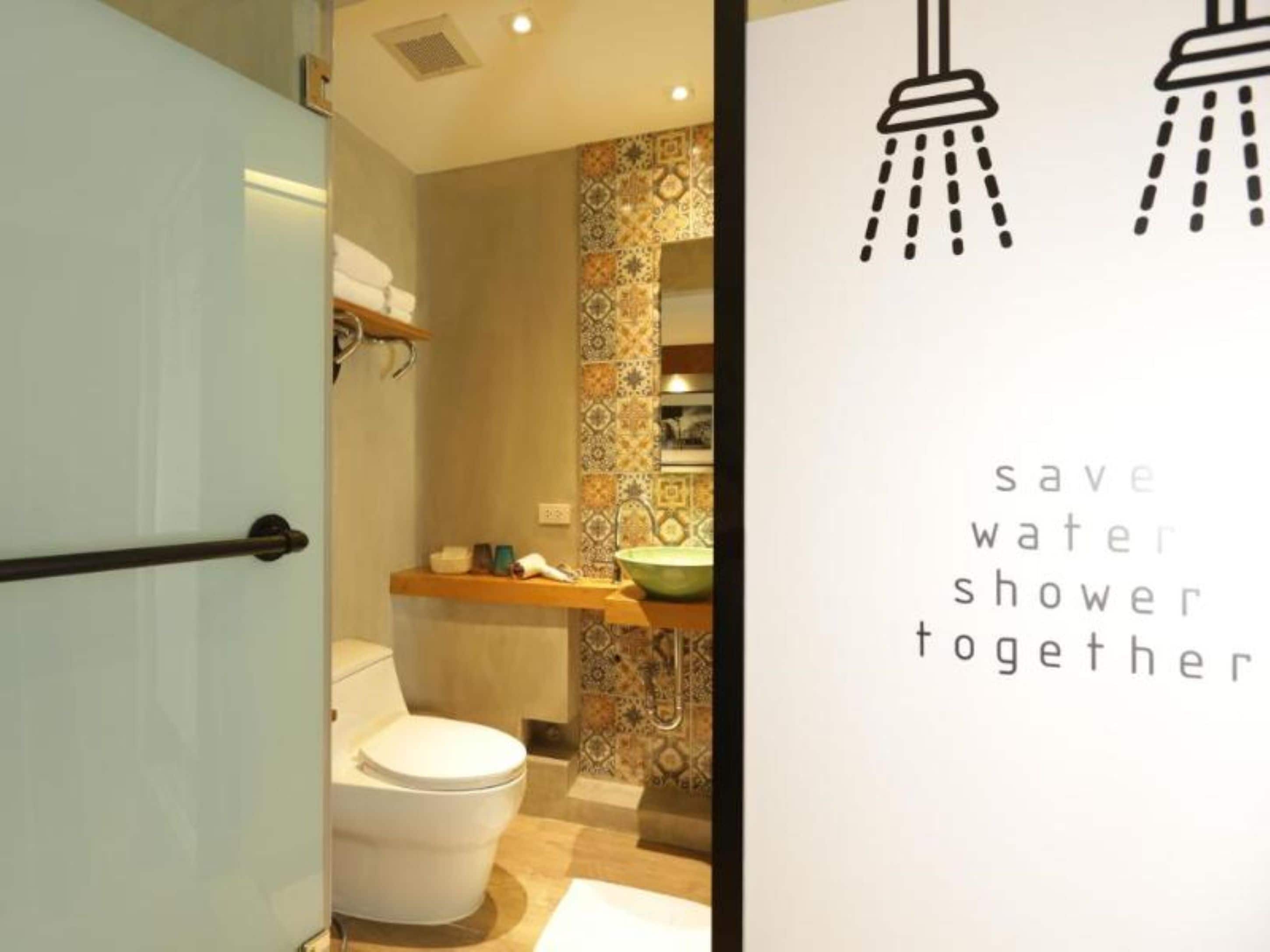 shower, free toiletries, hair dryer, slippers