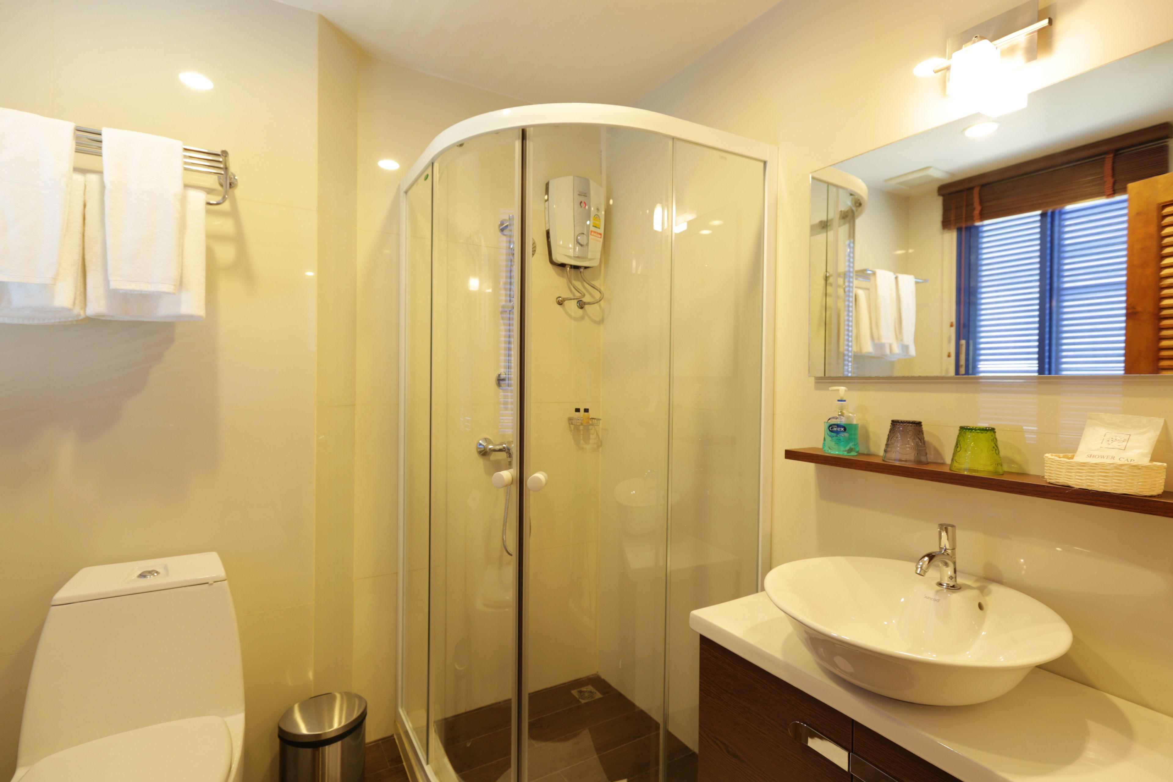 shower, free toiletries, hair dryer, slippers