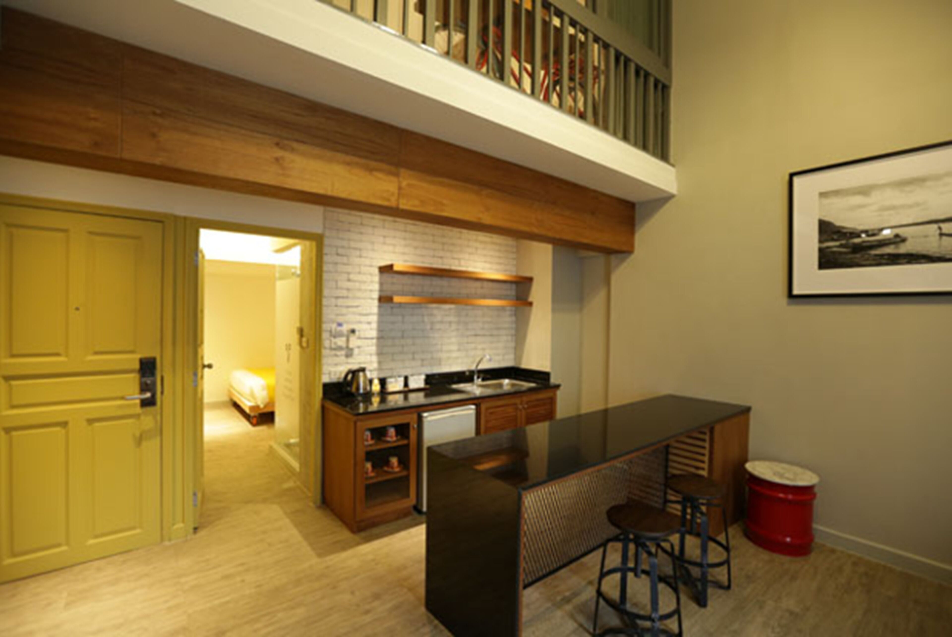 vintage suite | private kitchenette