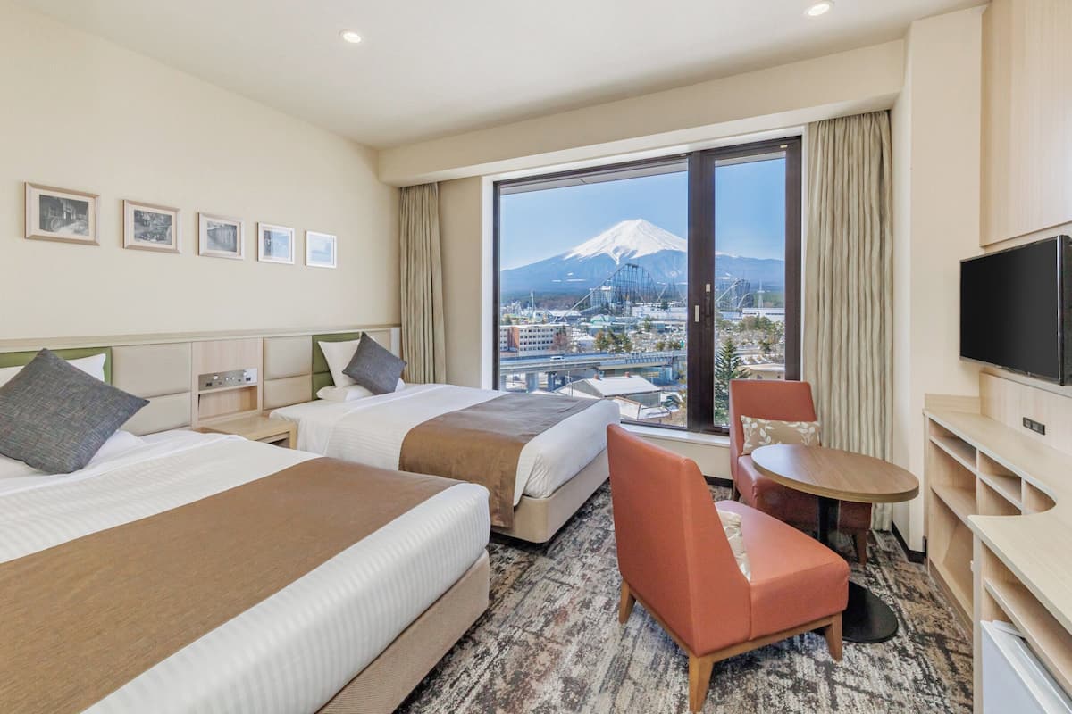 In-room safe, free WiFi, bed sheets