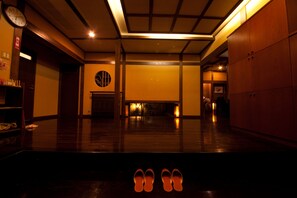 Interior entrance - Ryokan Sennari (Beppu)