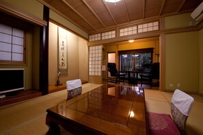 Minibar, in-room safe, blackout drapes, iron/ironing board - Ryokan Sennari (Beppu)