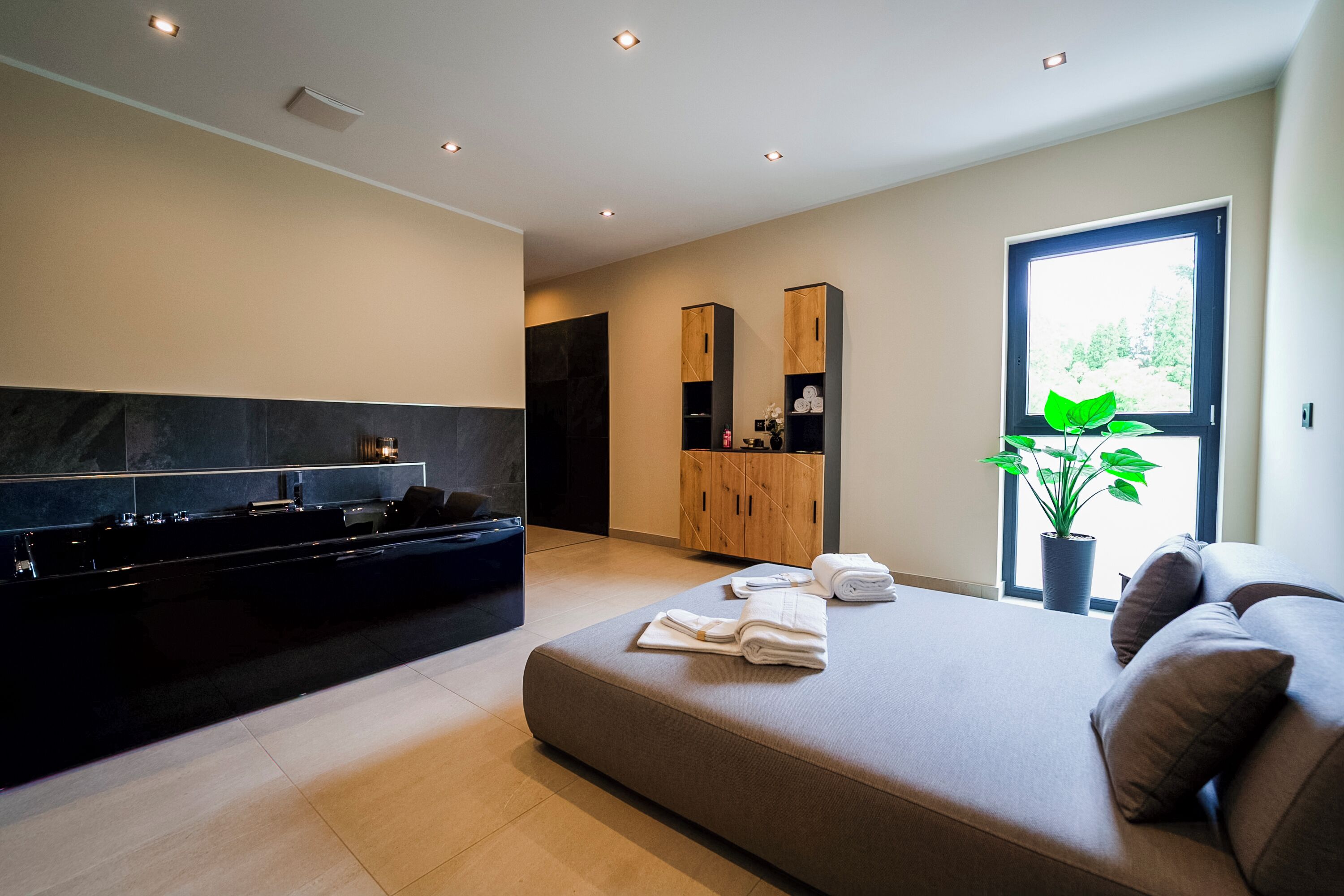 sauna, steam room, body treatments, hot stone massages, facials