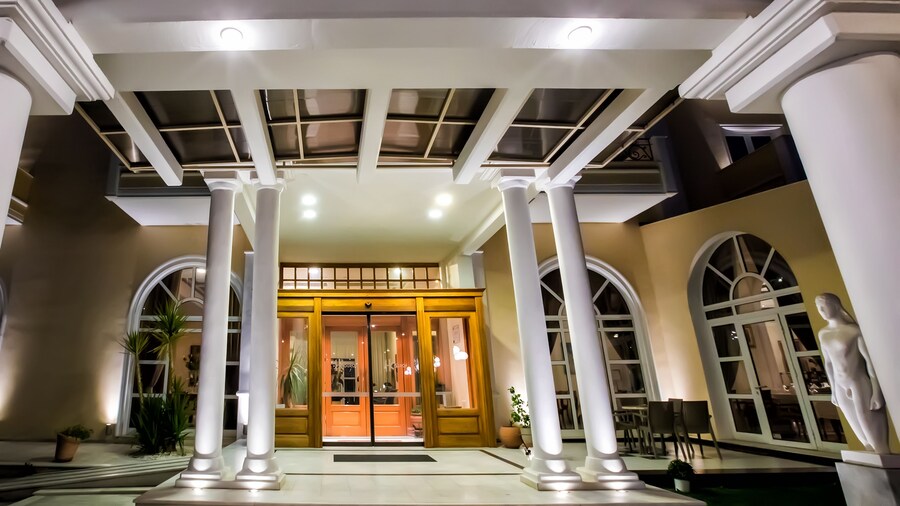 Kouros Hotel