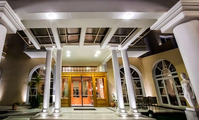 Kouros Hotel