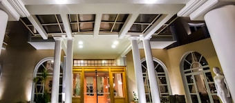 Kouros Hotel