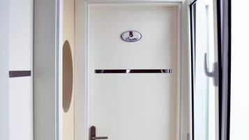 Blackout curtains, free WiFi