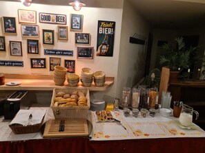 Petit déjeuner buffet servi en supplément en semaine