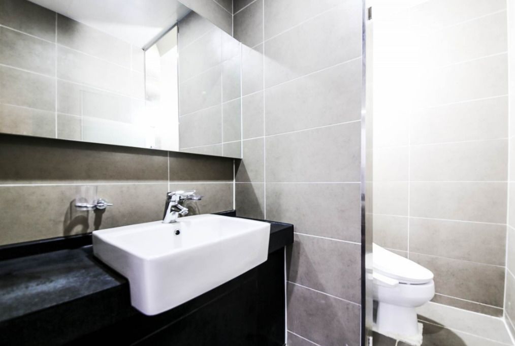 deluxe triple room | bathroom sink