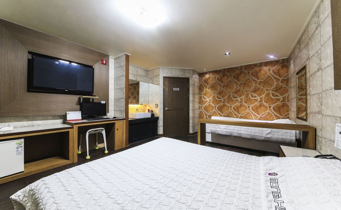 standard twin room | free wifi