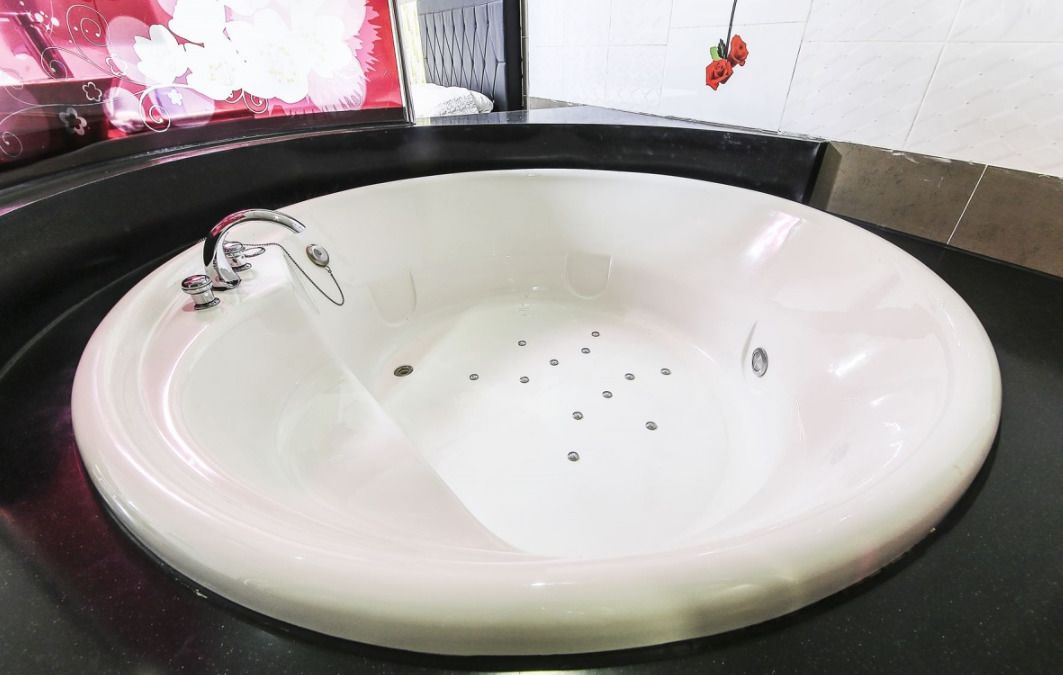 deluxe twin room | deep-soaking bathtub