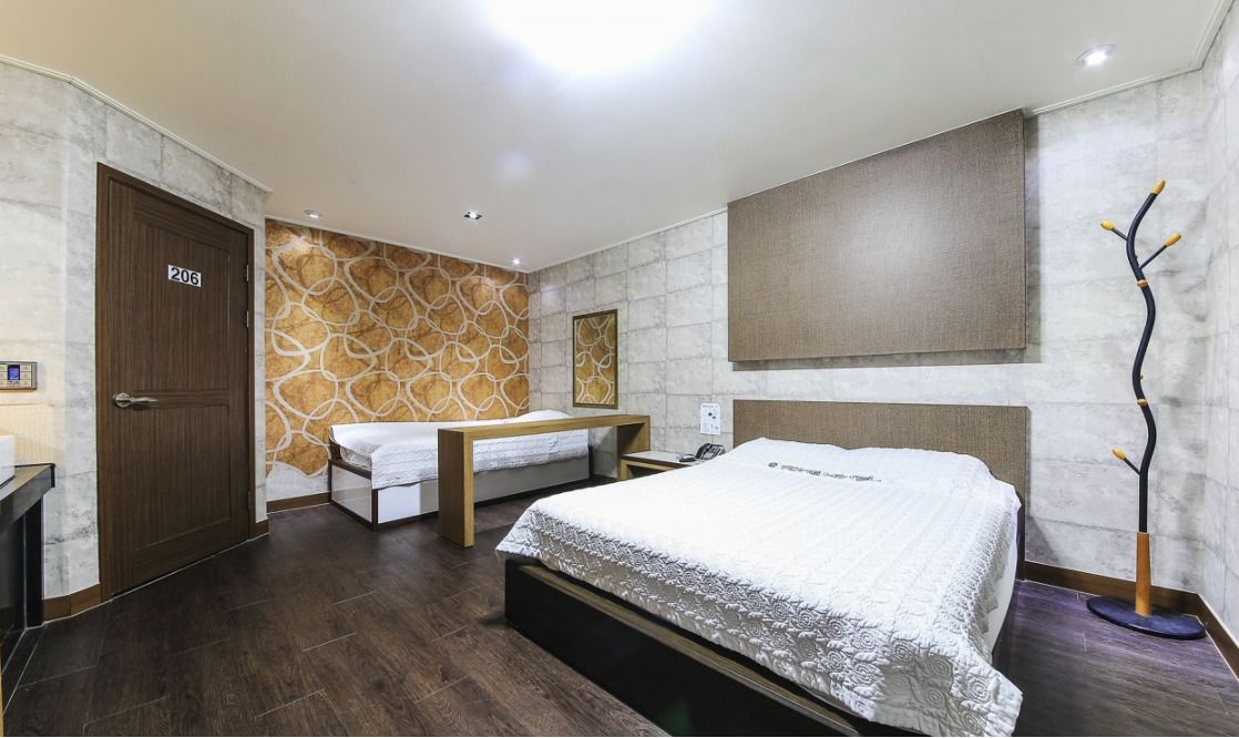 standard twin room | free wifi