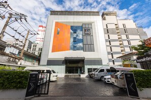 Exterior - Cubic Bed Pratunam - Hostel (Bangkok)