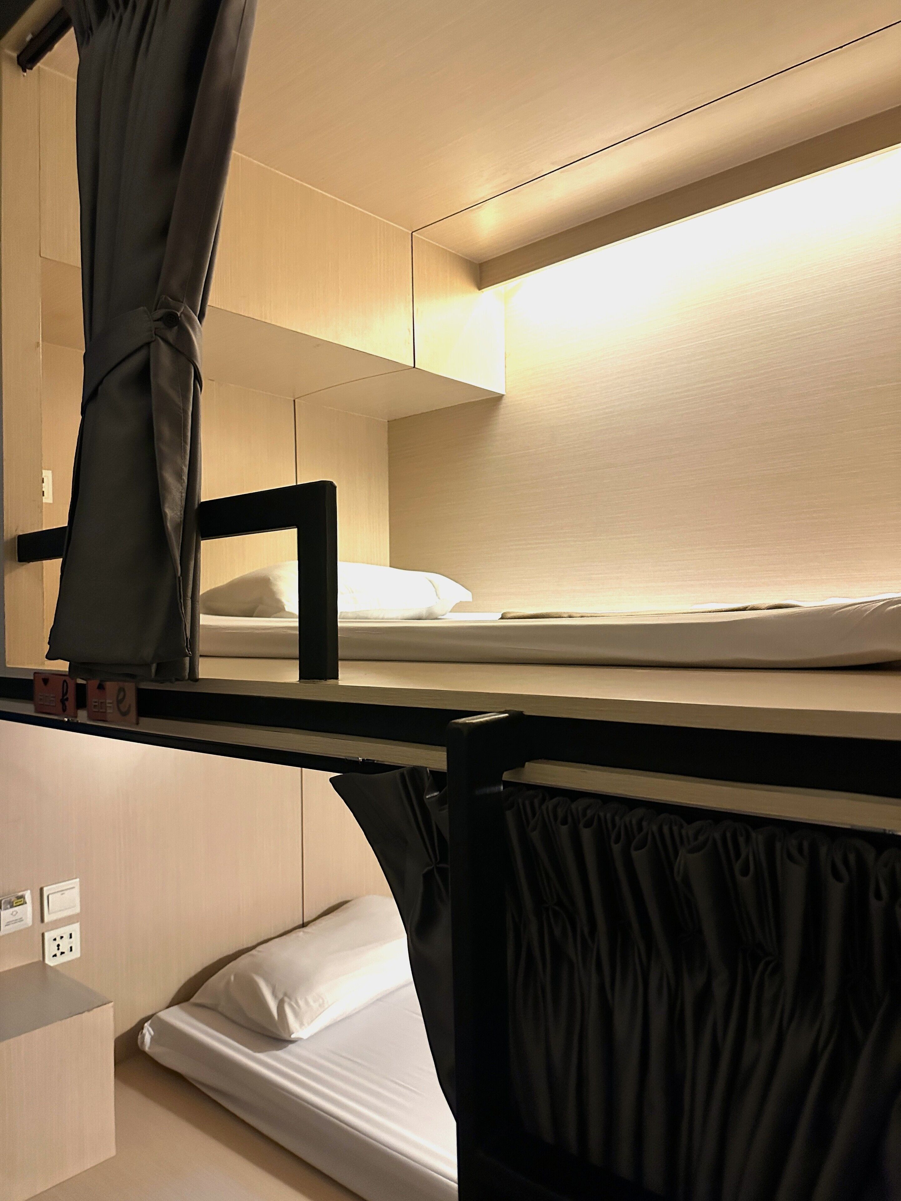 In-room safe, WiFi (free), bed sheets