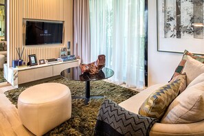 Televisión de pantalla plana de 32 pulgadas con canales por cable 