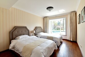 1 bedroom, premium bedding, desk, blackout curtains - Qingdao Oceanside Hotel & Resort (Qingdao)