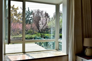 Deluxe suite, 2 slaapkamers | Uitzicht vanuit de kamer