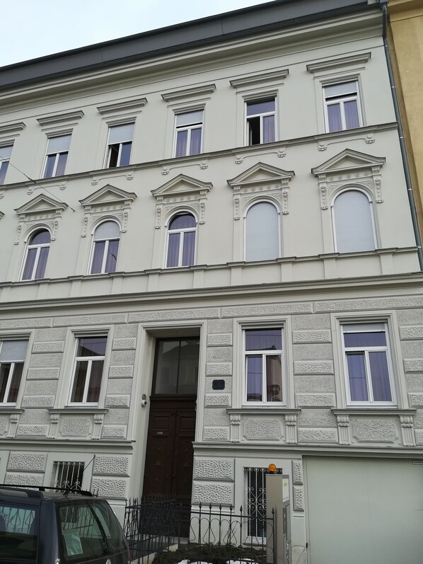 Property entrance - Hotel Aton (Graz)