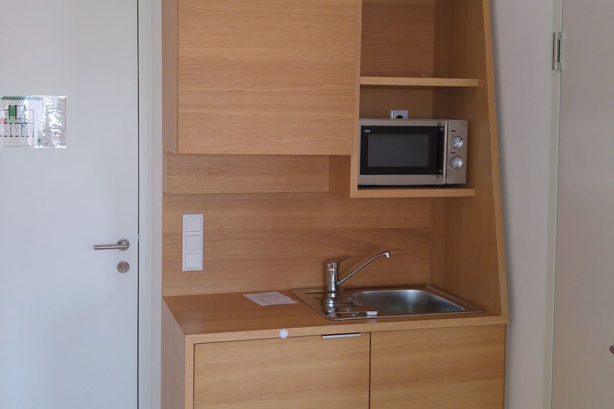 single room | private kitchenette | fridge, microwave, electric kettle