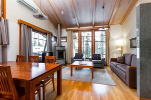 Apartment, 1 Bedroom, Sauna | Desk, cribs/infant beds, free WiFi, bed sheets