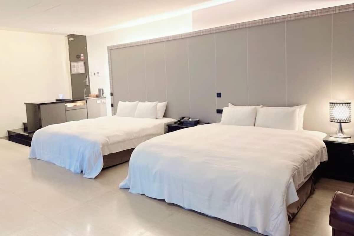 Blackout drapes, soundproofing, free WiFi, bed sheets