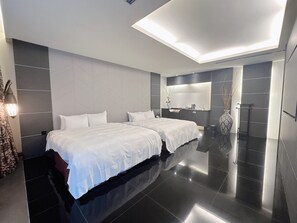 Luxury Double Room (CRYSTAL) | Blackout drapes, soundproofing, free WiFi, bed sheets - Orient Luxury Villa Motel (Huwei)