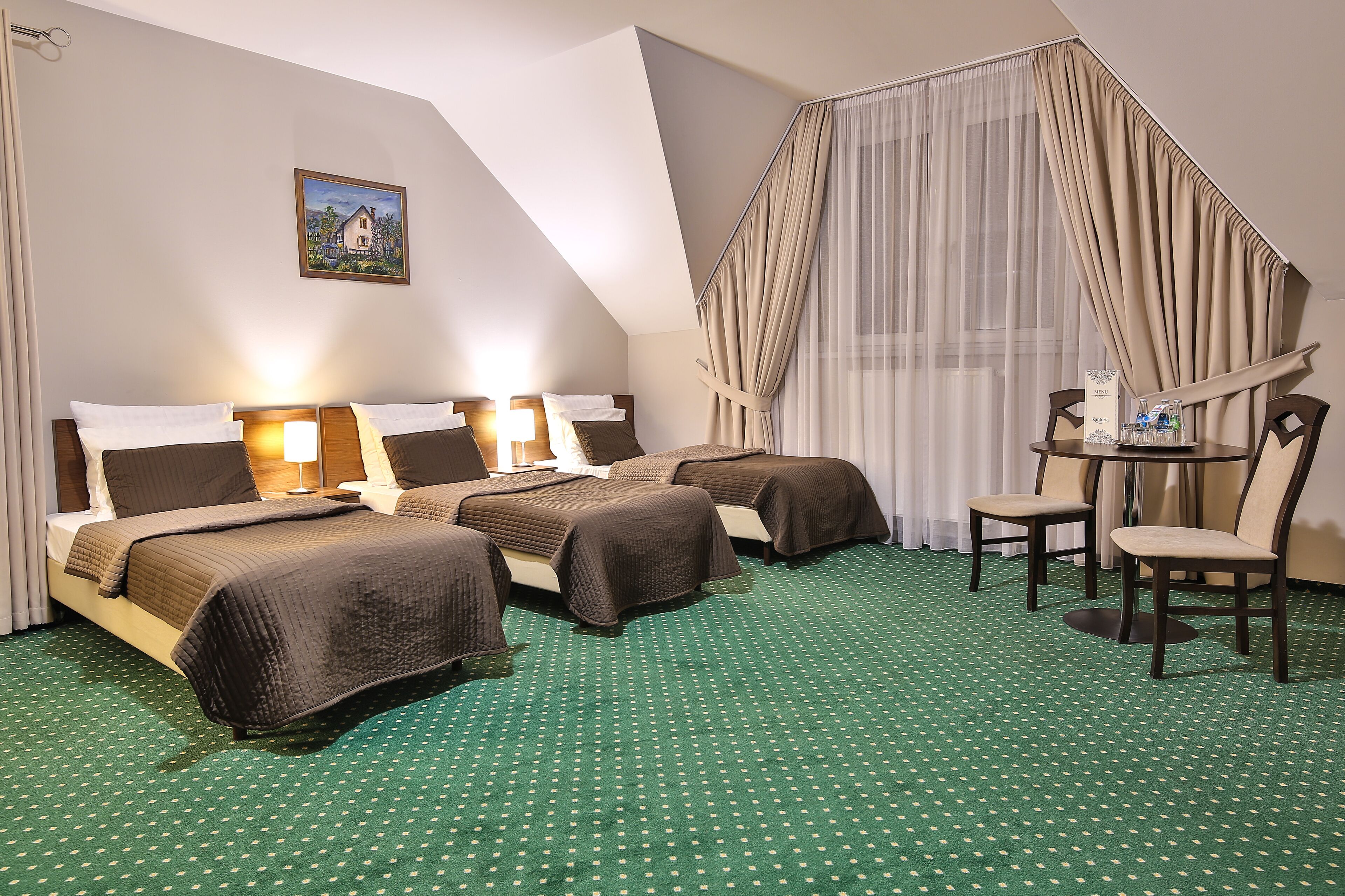 comfort triple room | living room | flat-screen tv