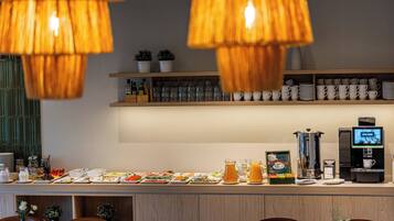 Café da manhã com buffet todos os dias mediante uma taxa
