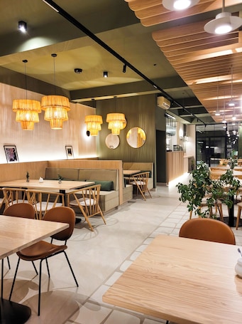 Breakfast, lunch and dinner served. Hotel Kantoria