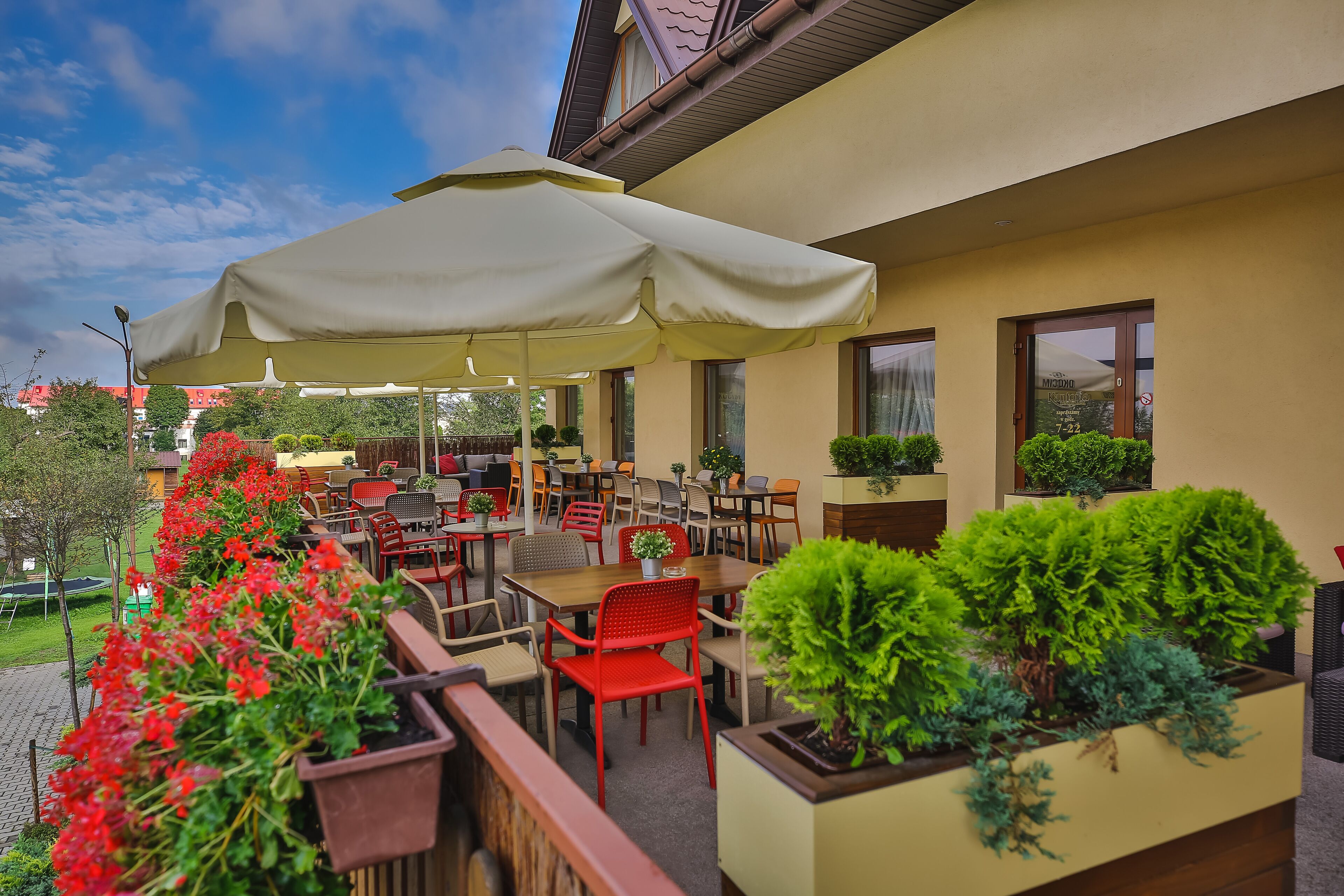 Breakfast, lunch, dinner served; local cuisine 