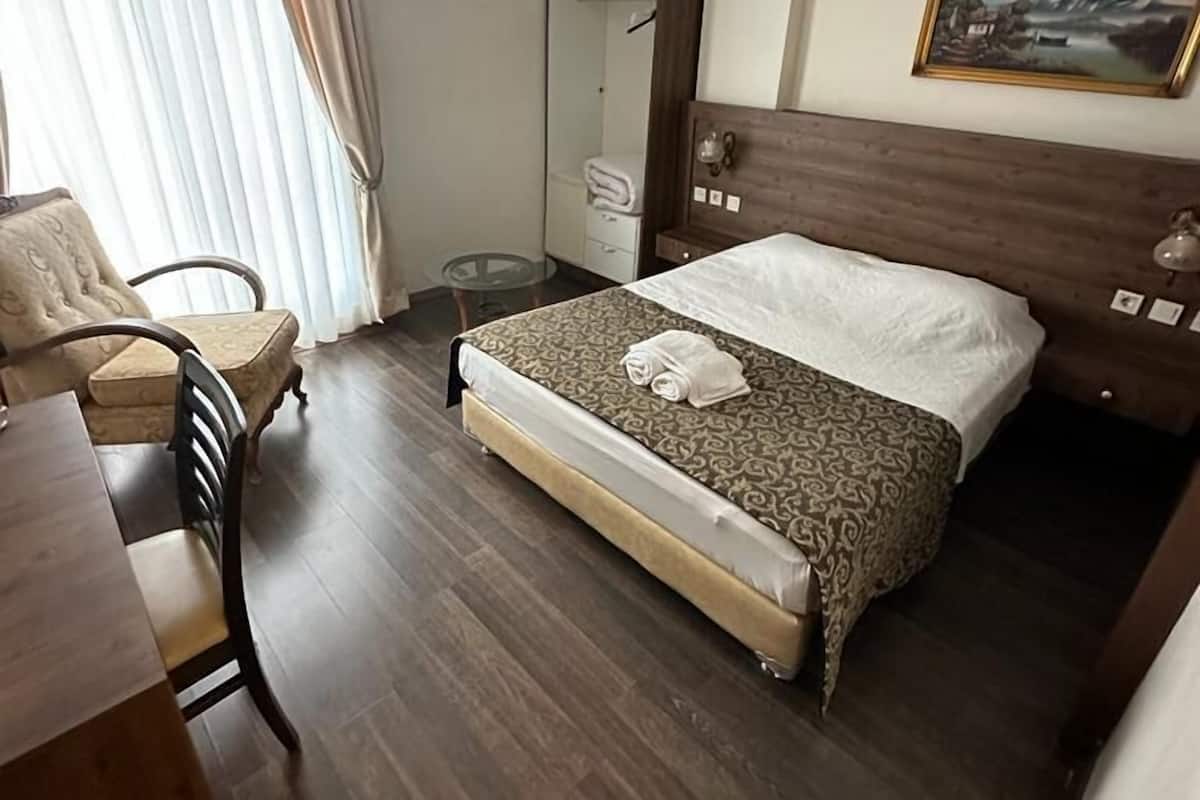2 slaapkamers, een minibar, een bureau, geluiddichte muren