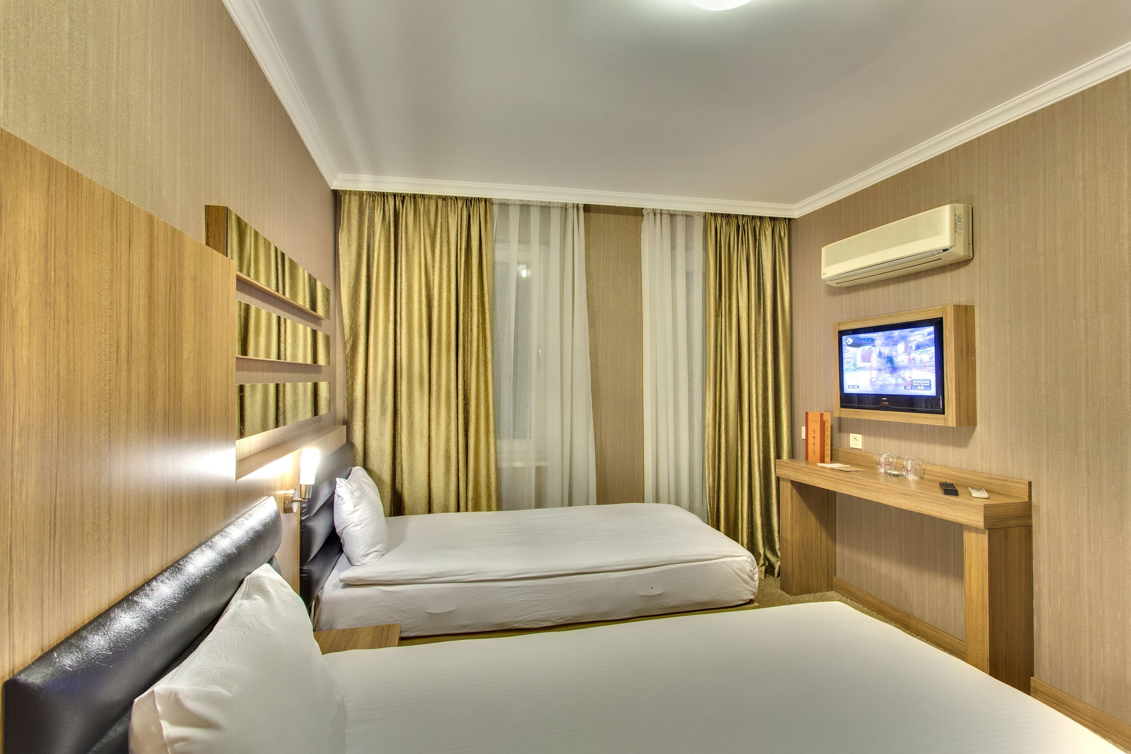 standard twin room | free wifi