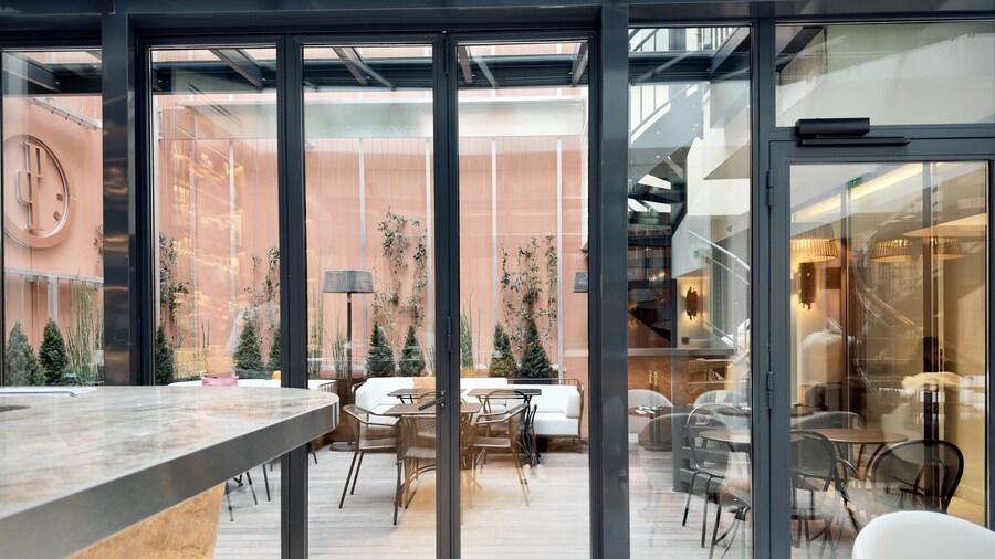 Perpetual Élysée Montaigne