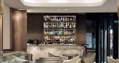 Perpetual Élysée Montaigne