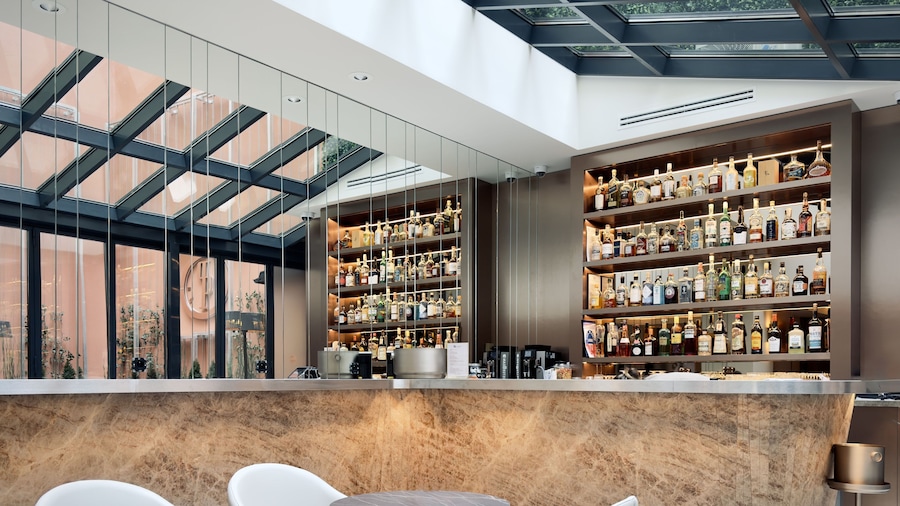 ペルペチュアル エリゼ モンテーニュ