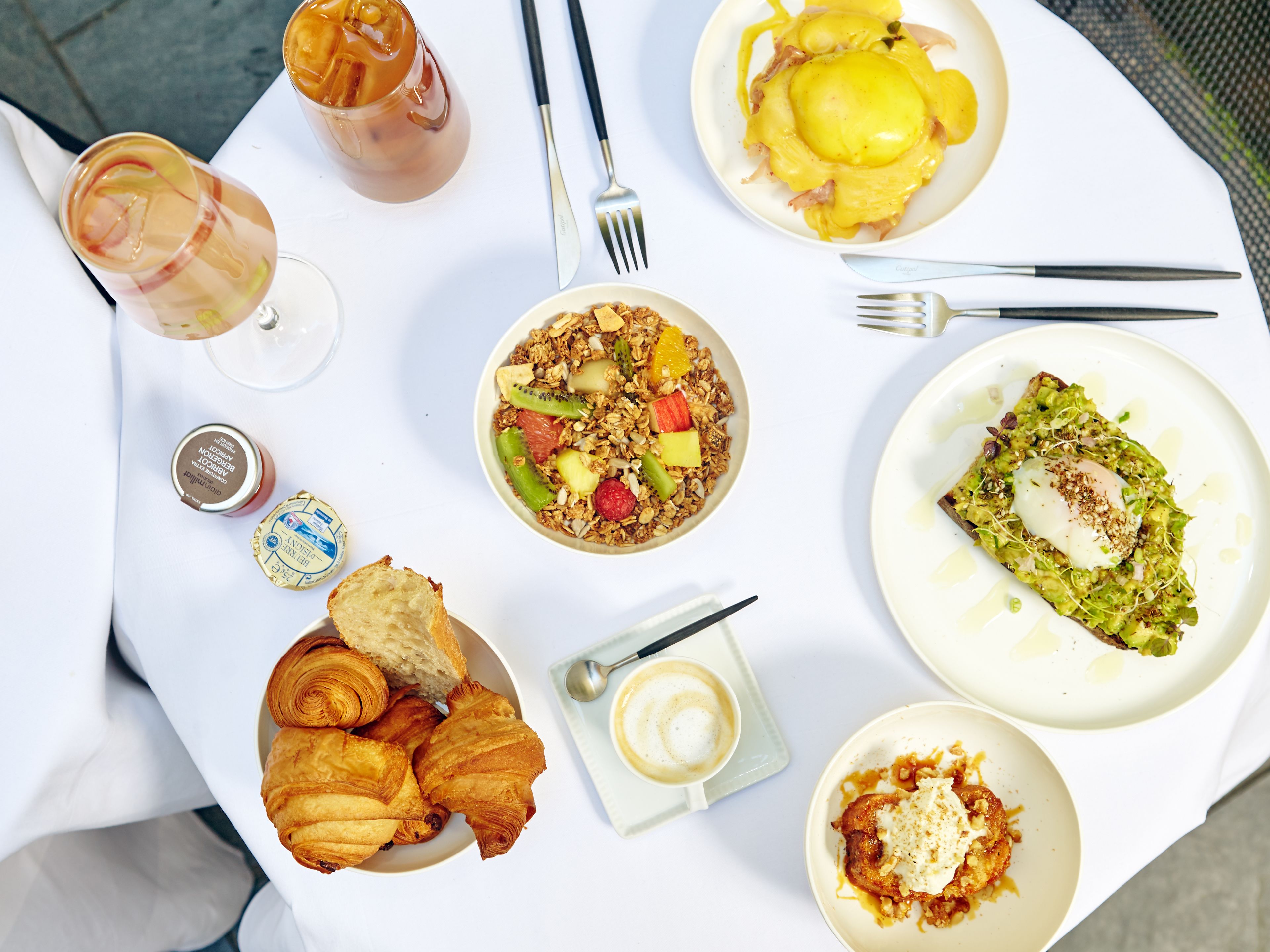 daily continental breakfast (eur 23 per person)