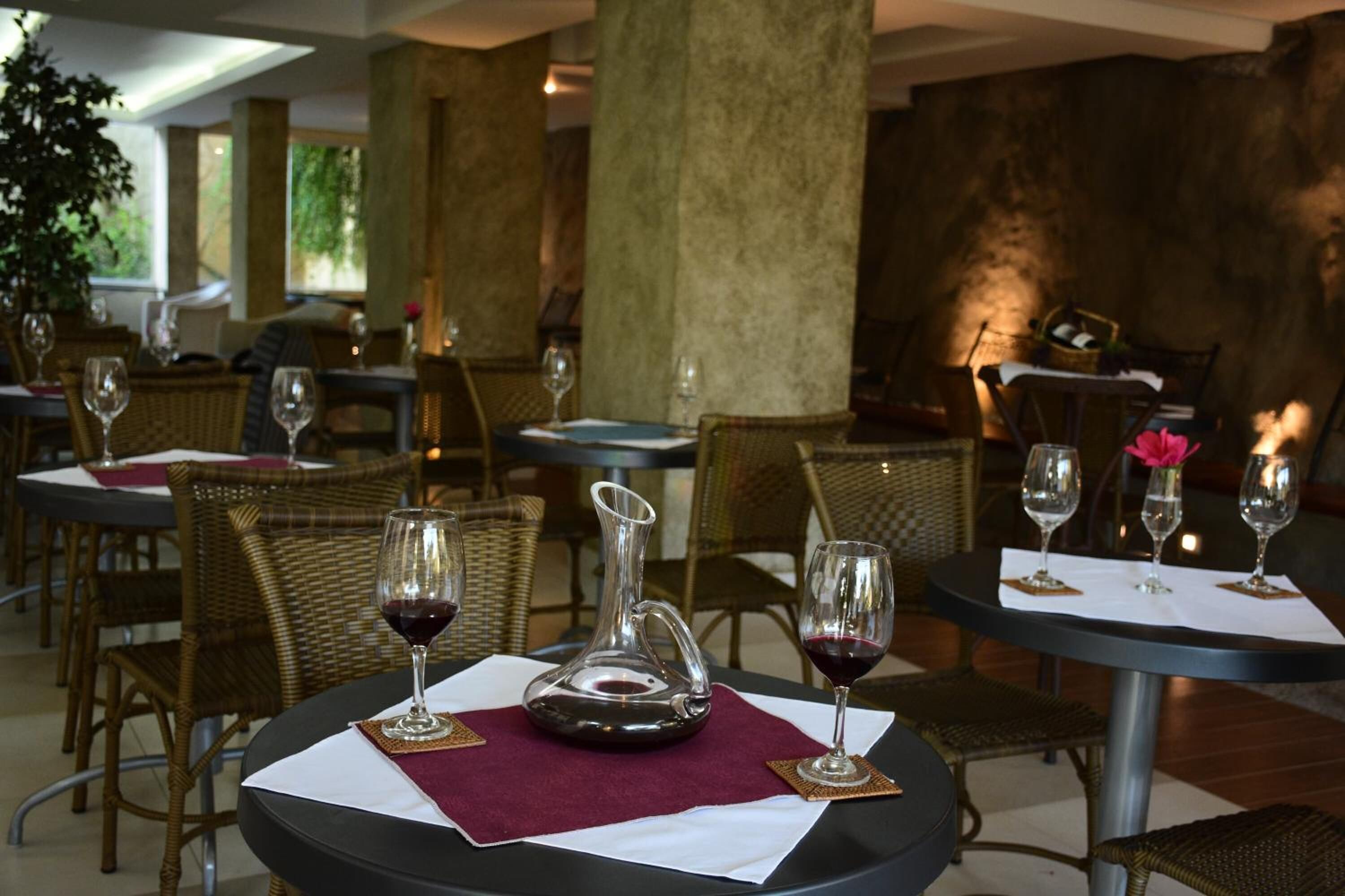 Lounas ja illallinen, paikallinen keittiö