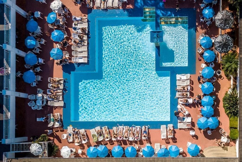 Indoor pool, 2 outdoor pools, sun loungers