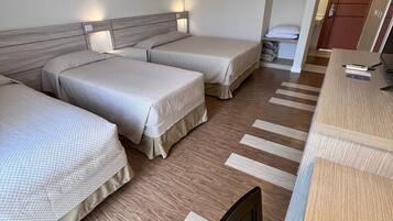 Master Fenix | Frigobar, cofres nos quartos, escrivaninha, cortinas blackout