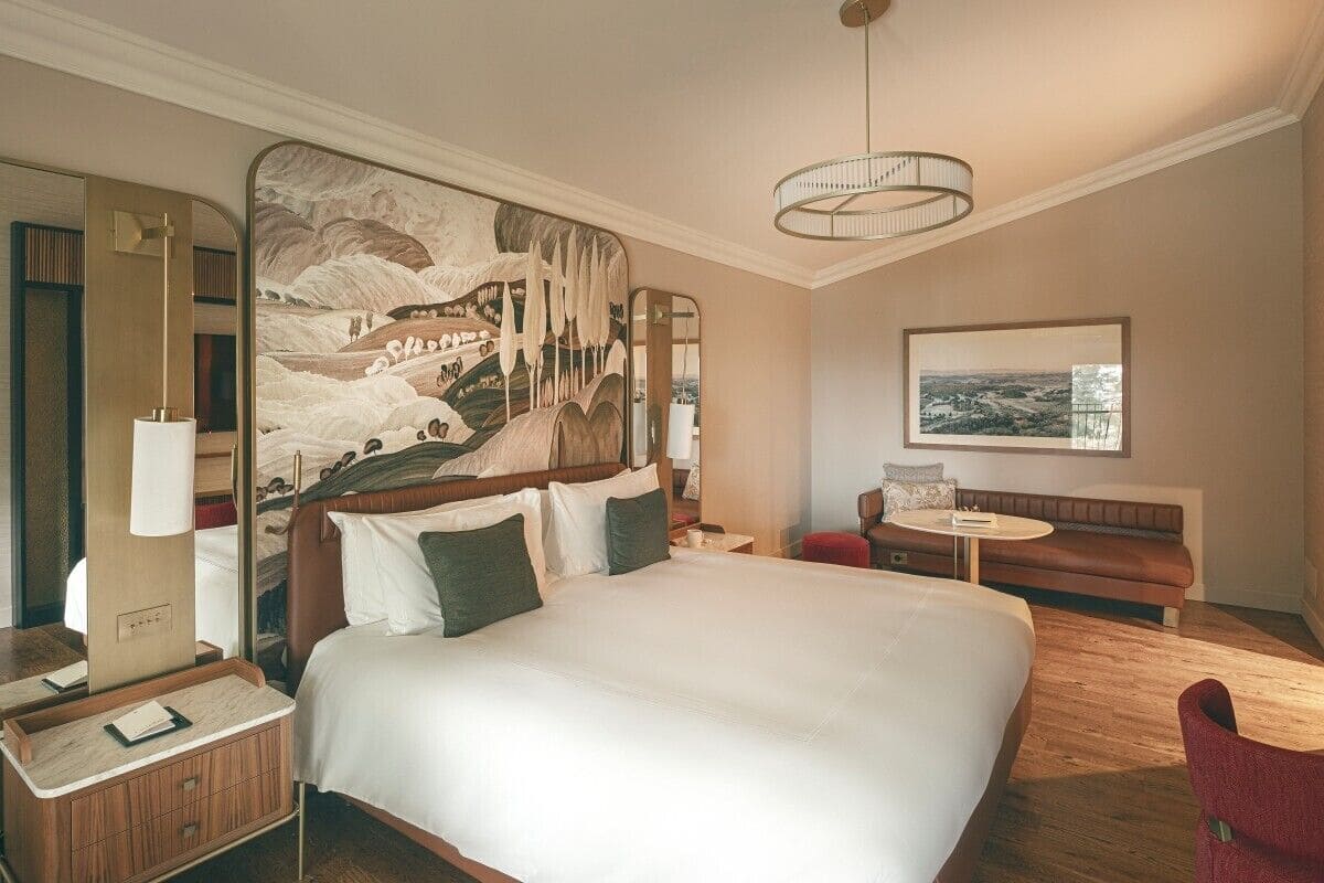 1 bedroom, hypo-allergenic bedding, down duvets, minibar