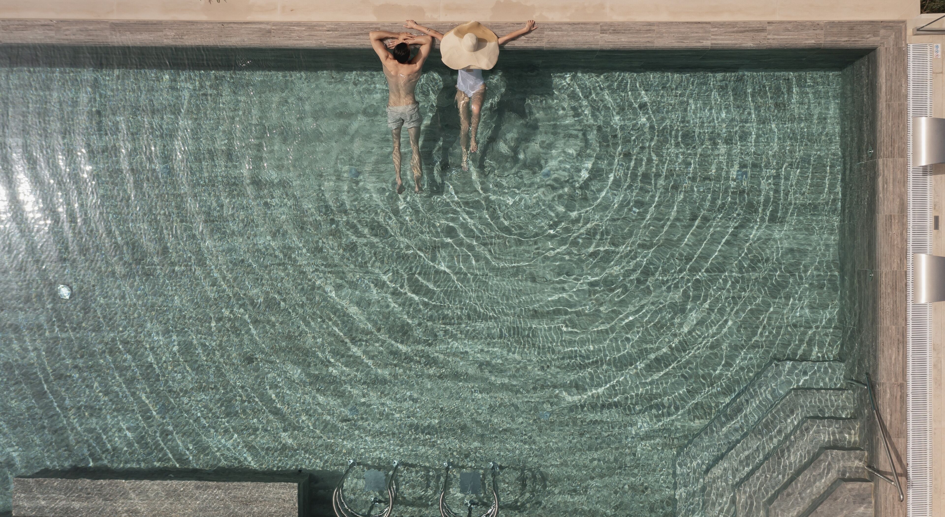 sauna, body treatments, hot stone massages, deep-tissue massages