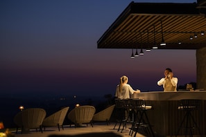 2 bars/lounges, poolside bar - Castelfalfi (Montaione)