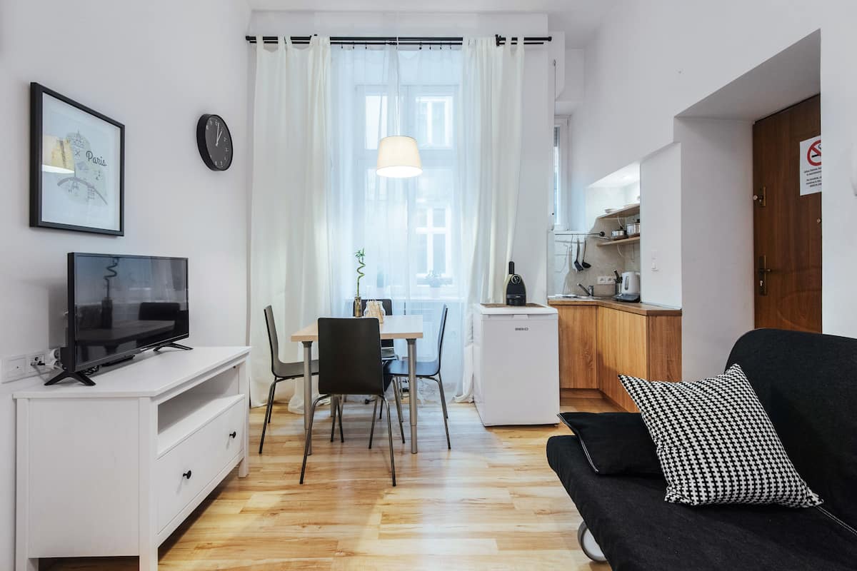 Iron/ironing board, cots/infant beds, free WiFi